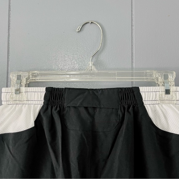 Under Armour Running Shorts - Picture 5 of 5